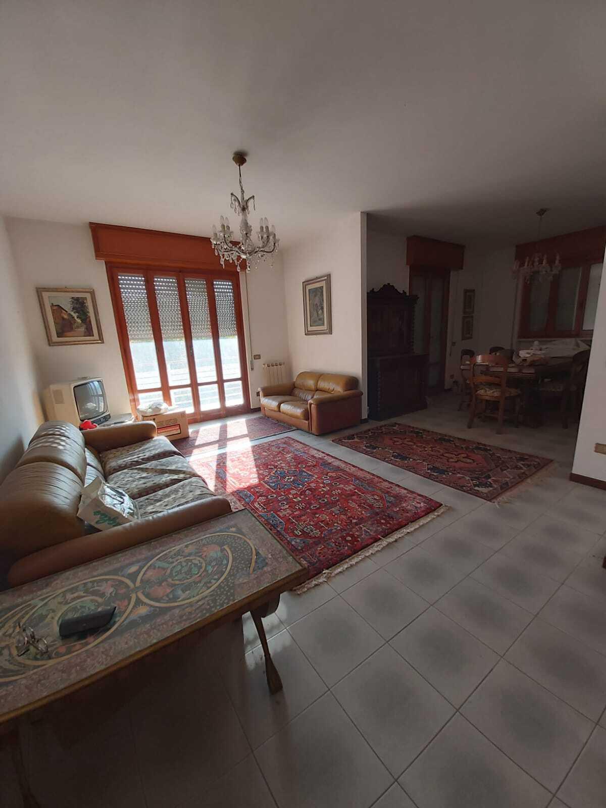 Quadrilocale in Viale Anna Maria Adorni, Fivizzano