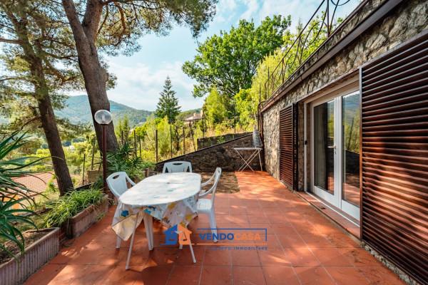 Villa in Via dei Pini 17, Spotorno — foto 3 di 5
