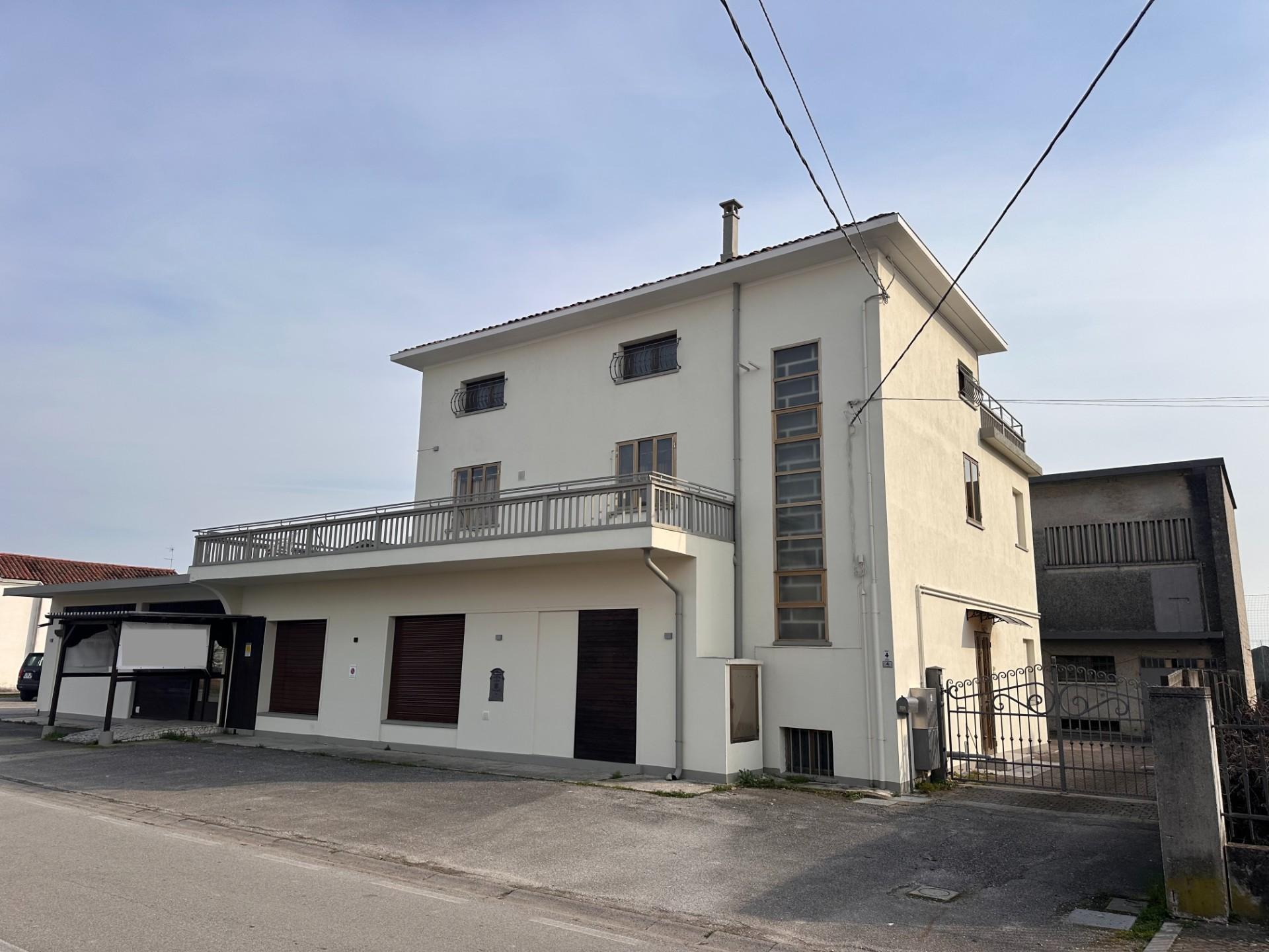 Terratetto plurifamiliare in Via Codroipo 6, Codroipo