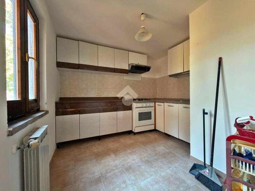 Casa indipendente in Frazione Morano Osteria 1, Gualdo Tadino — foto 2 di 5