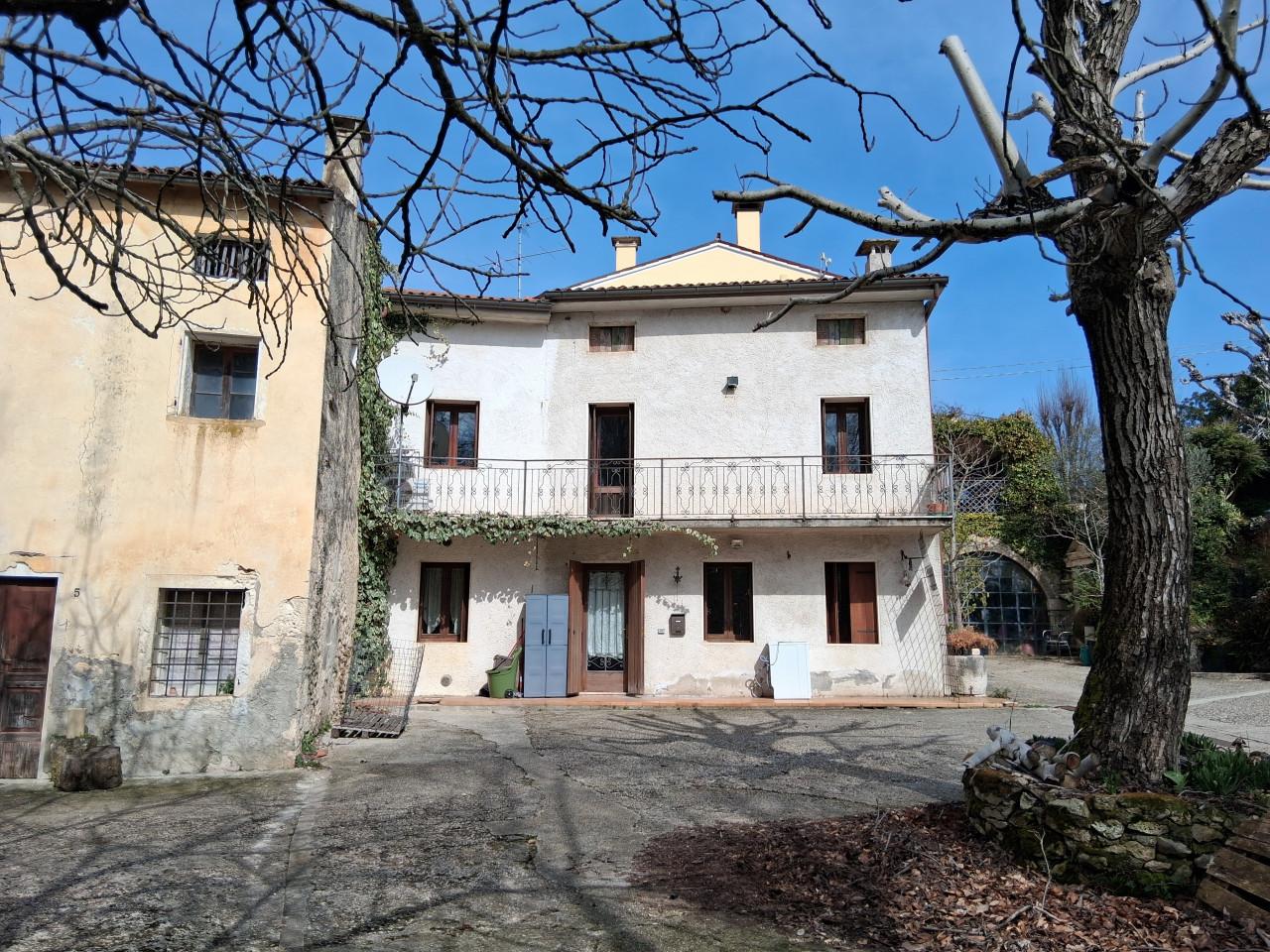 Villa a schiera in Via Mantovan, N. 7, Barbarano Mossano