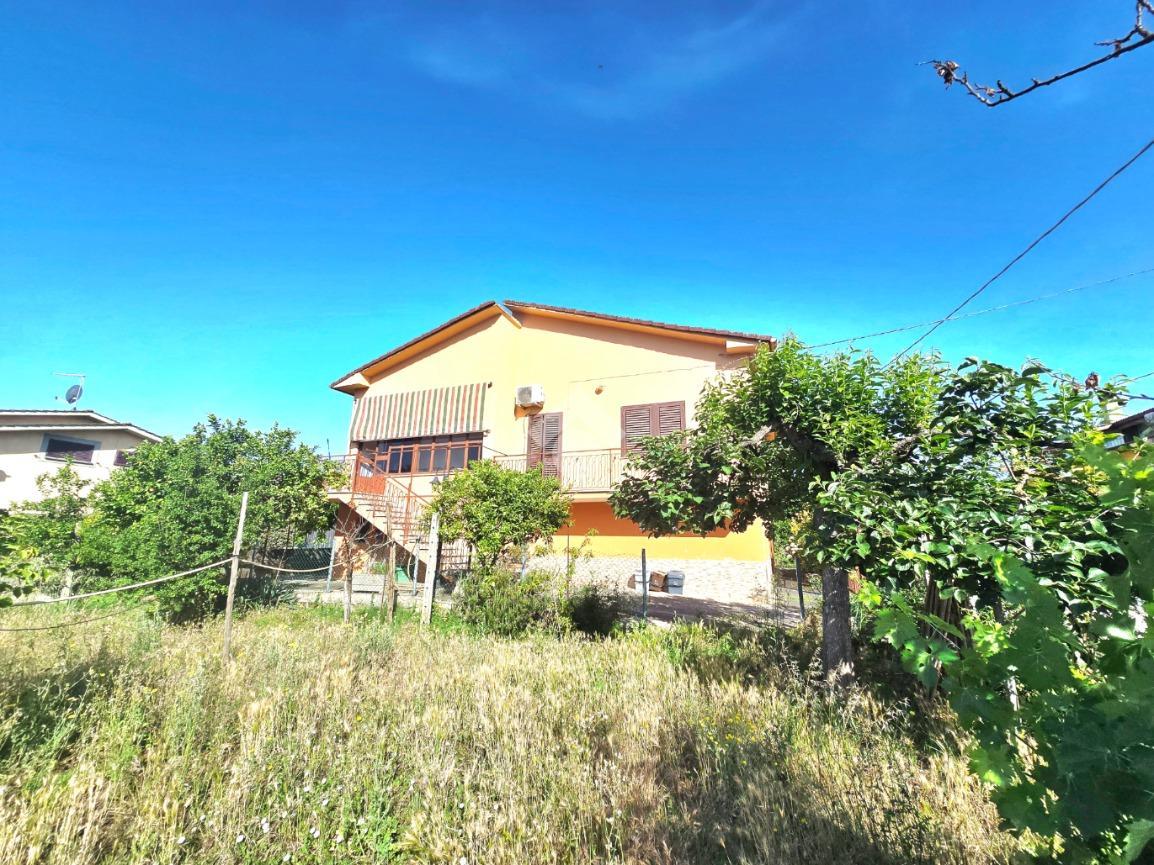 Villa in Via Milano 41, Fiano Romano