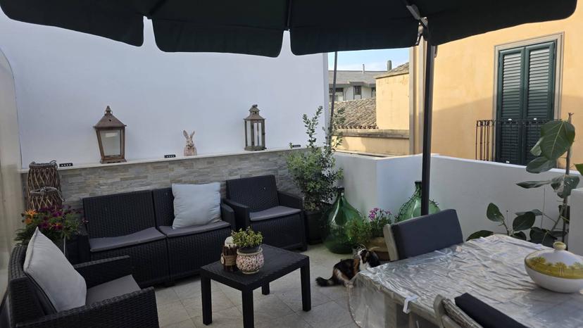 Casa indipendente in Piazza Azuni, Quartu Sant'Elena — foto 3 di 5