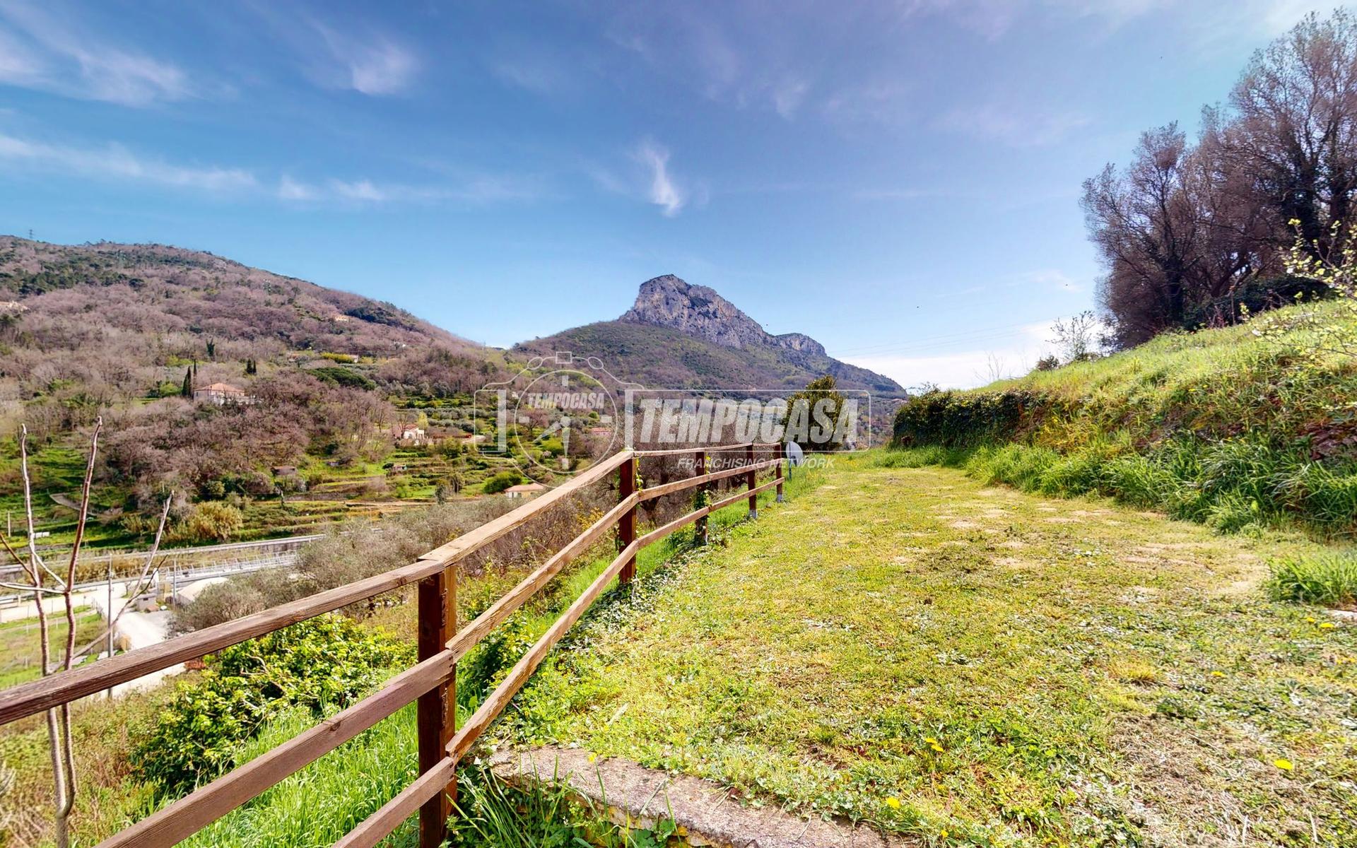 Villa a schiera in Località Cà Rossa 3, Calice Ligure