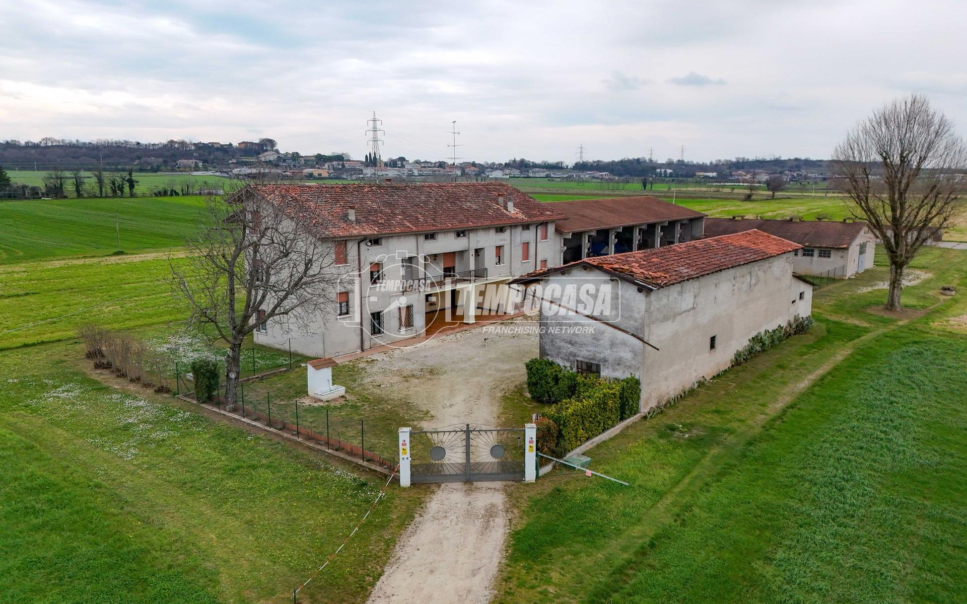Casale in Via Pietra Pizzola, Lonato del Garda