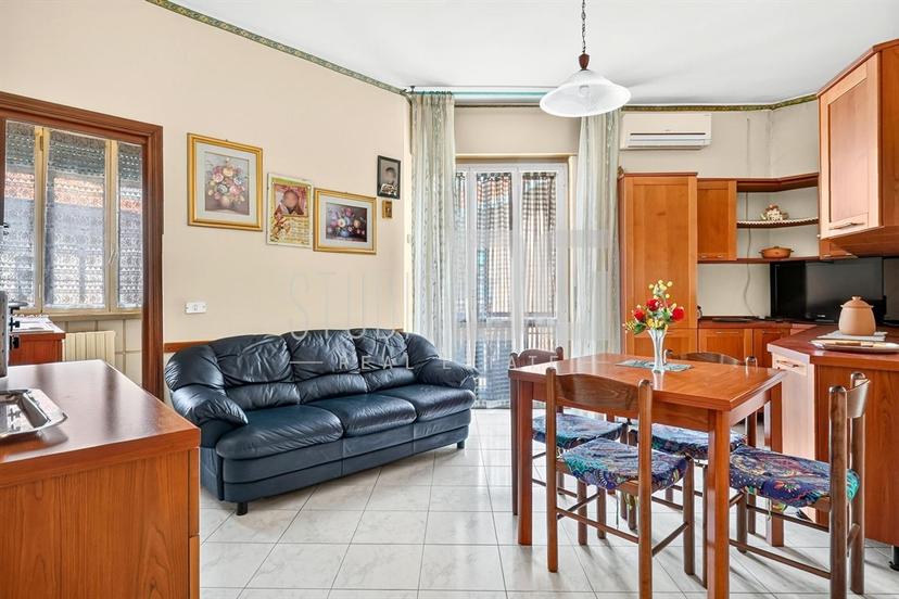 Trilocale in Via Pietro Maroncelli, Limbiate
