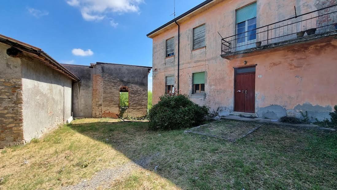 Rustico in Strada Misano, Agazzano