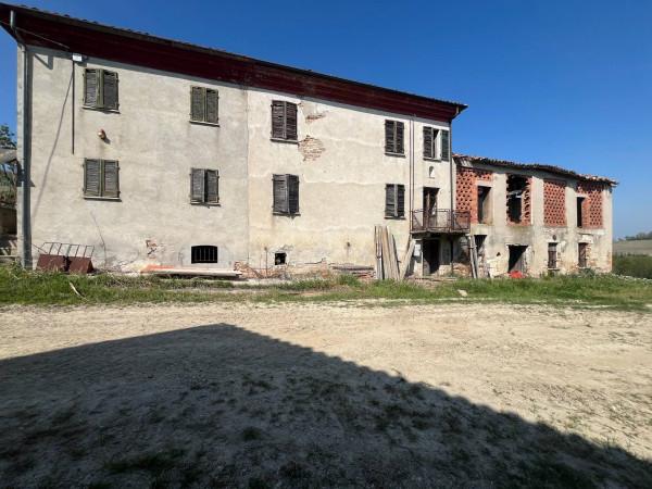 Rustico in Corso della Libertà, Canelli