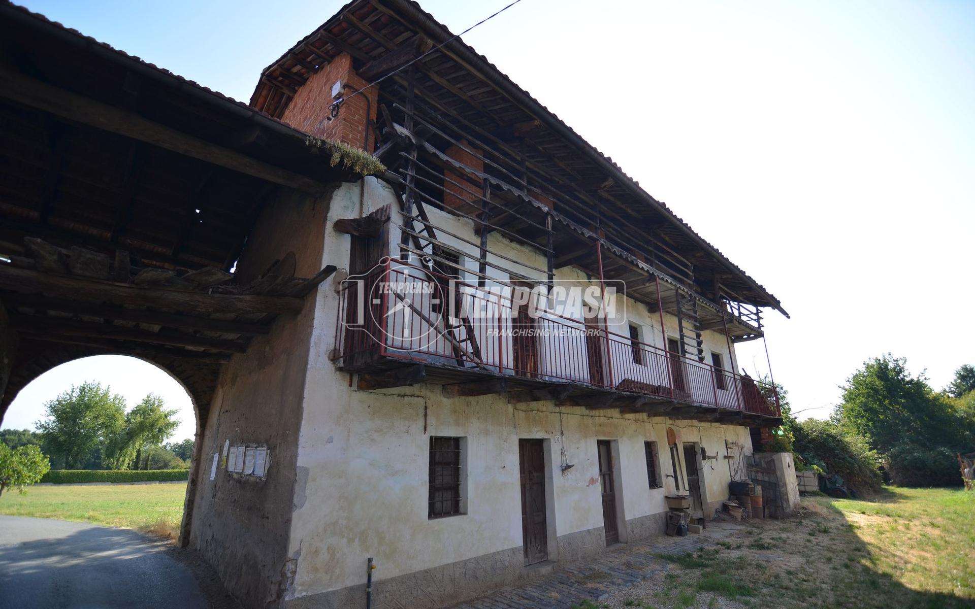 Casa indipendente in Frazione Piana 32, Rocca Canavese