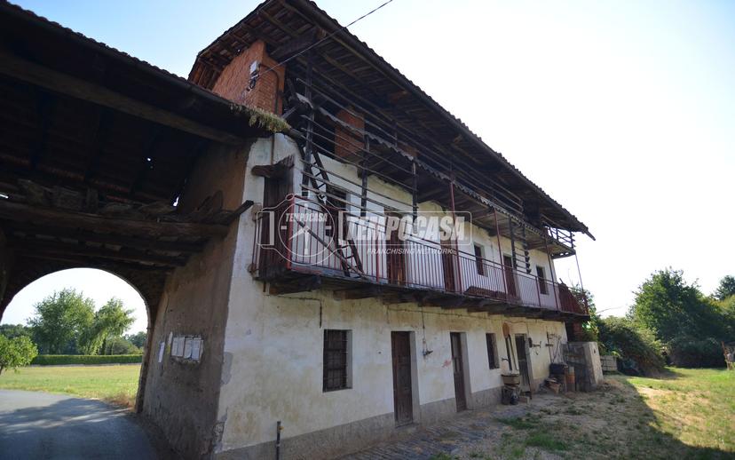 Casa indipendente in Frazione Piana 32, Rocca Canavese