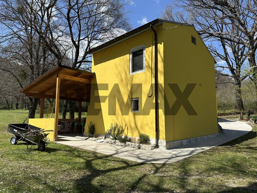 Casa indipendente in Via Fonte Vetica Snc, Pizzone — foto 2 di 5