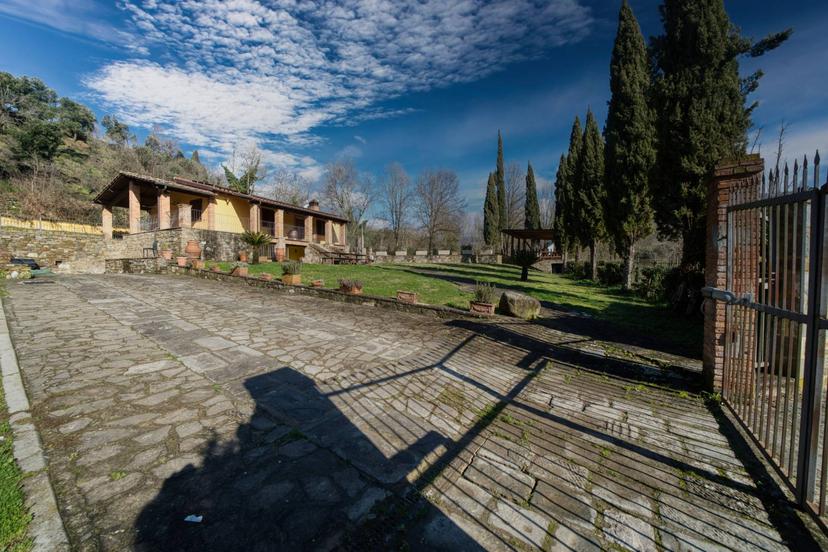 Villa in Strada Provinciale della Penna, Terranuova Bracciolini — foto 2 di 5