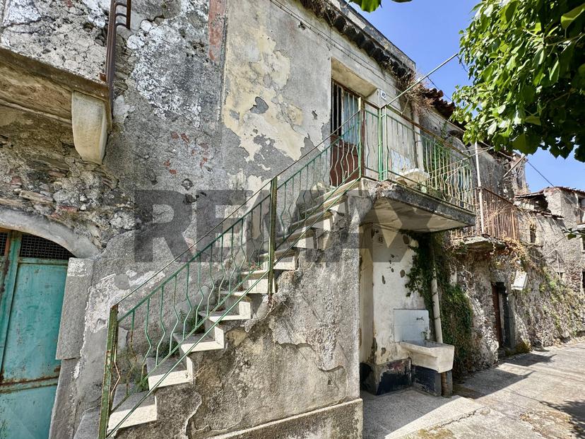 Casa indipendente in Via Castello S-N, Francavilla di Sicilia — foto 2 di 5