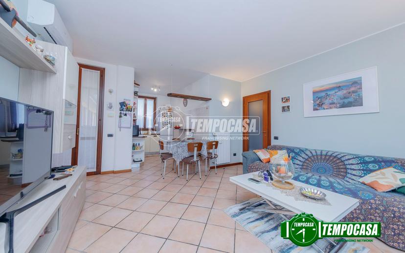 Bilocale in Via Luigi Einaudi, Vernate — foto 2 di 5