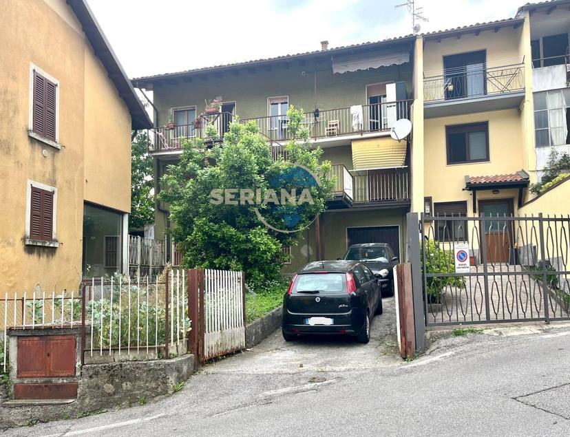 Trilocale in Via Azzarotti, Pradalunga