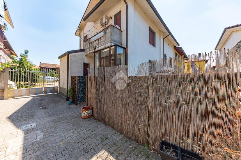 Trilocale in Via Giuseppe Mazzini 6, Lainate