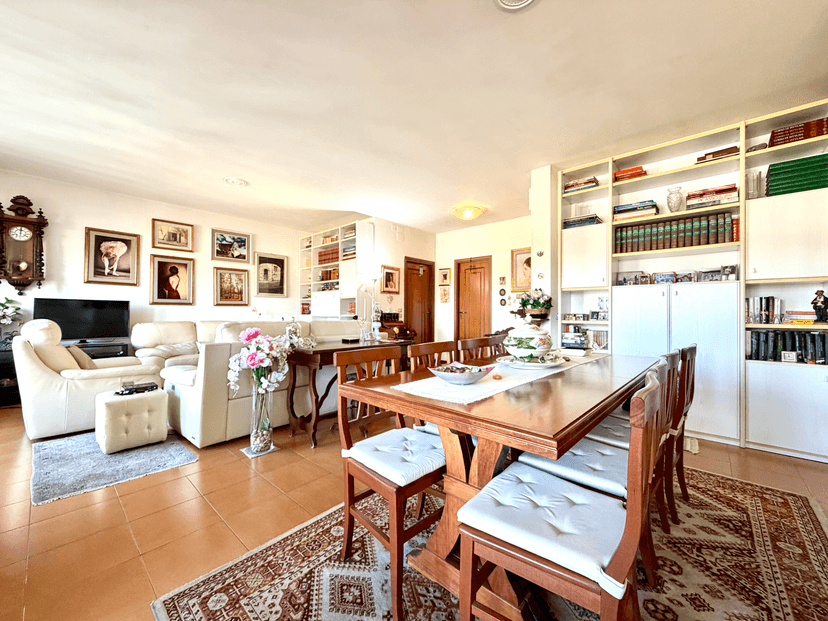 Appartamento in Viale Giovanni Battista Morgagni, Firenze