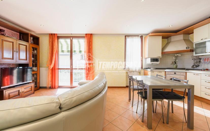 Quadrilocale in Via XXV Aprile 3, Casalgrande — foto 2 di 5