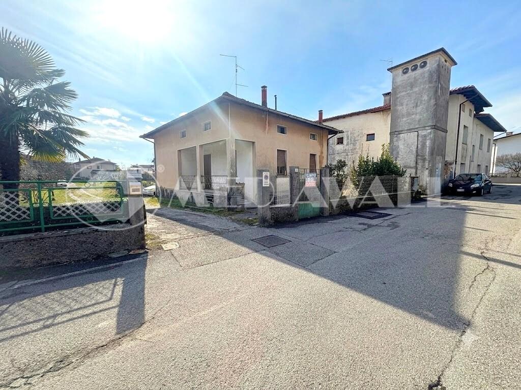 Casa indipendente in Via Monte Fara 5, Maniago
