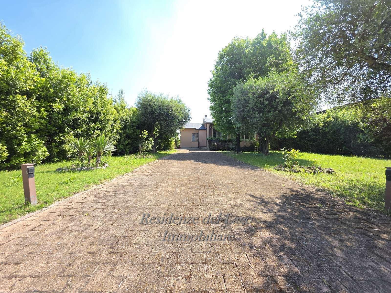 Villa unifamiliare in Via Miralago, Peschiera del Garda