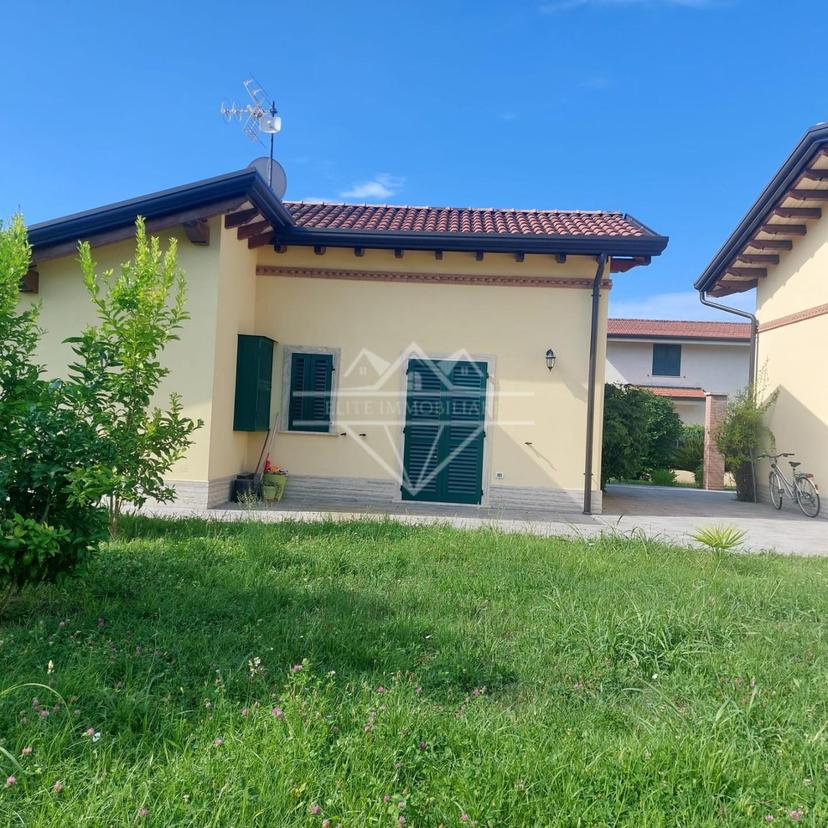Casa indipendente, Massa — foto 2 di 5