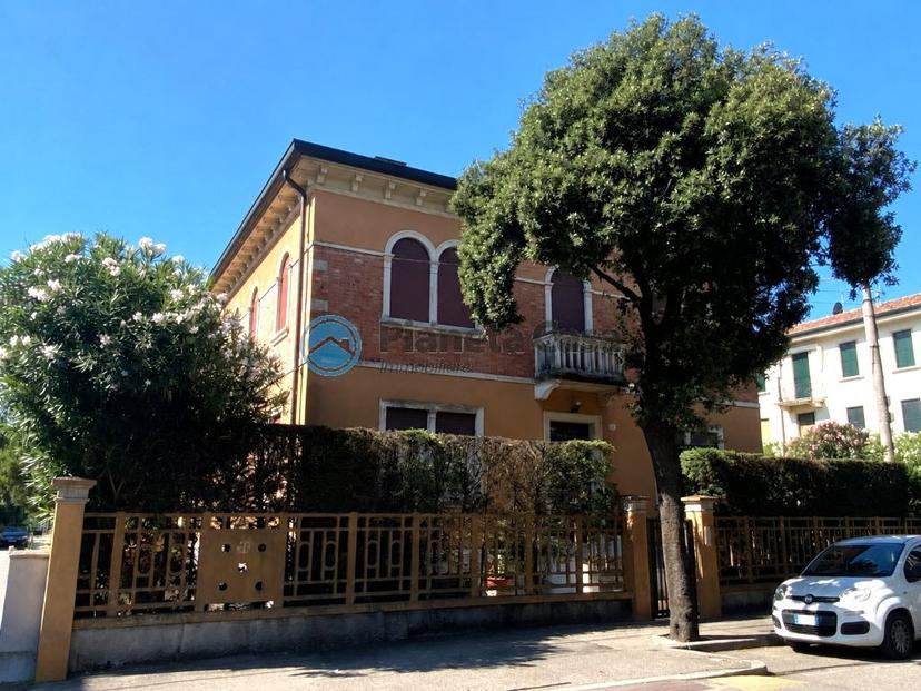 Villa plurifamiliare in Via Palestro 27, Padova
