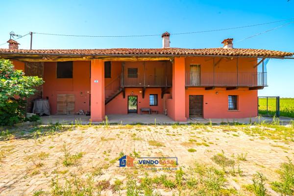 Cascina in Via Vecchia di San Vitale 51, Busca — foto 3 di 5