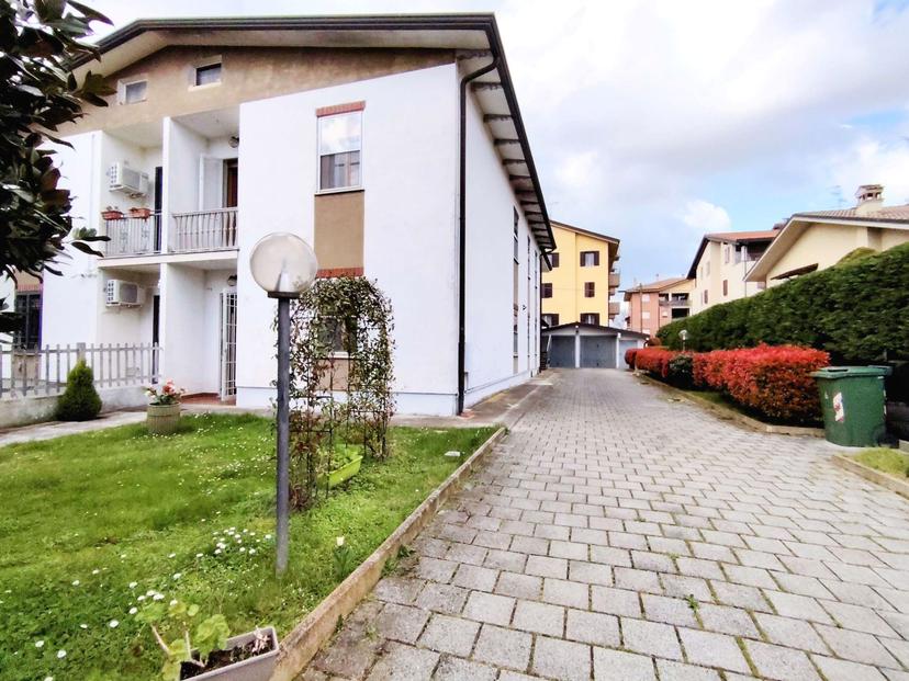 Villa bifamiliare in Via Sardegna, Cento — foto 5 di 5