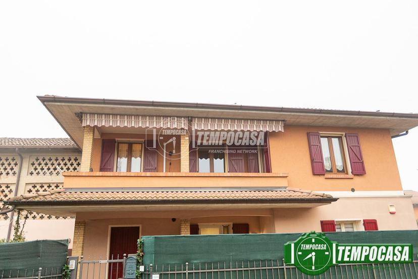 Trilocale in Via G. Canevari, Trigolo — foto 4 di 5
