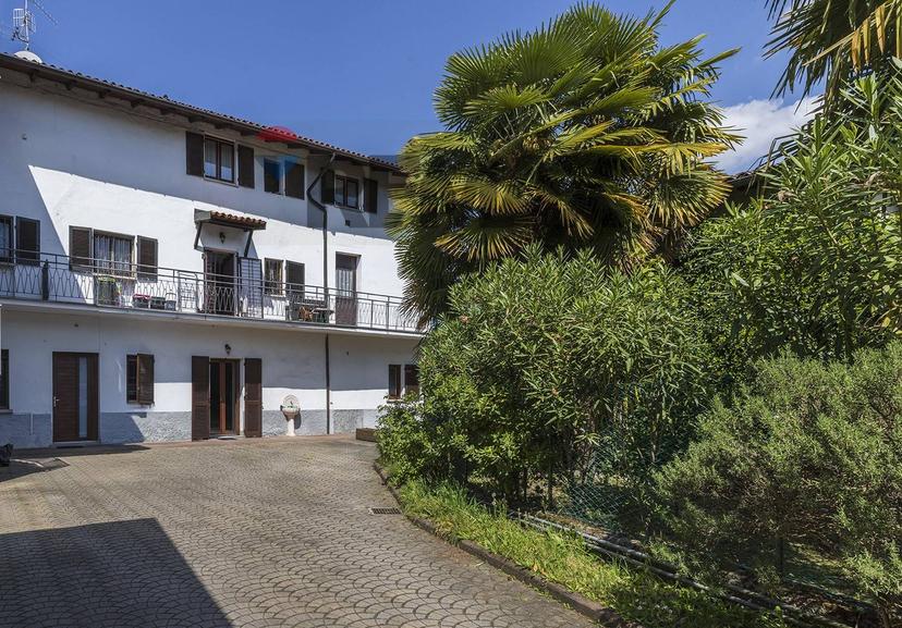 Trilocale in Via Diaz 15, Buguggiate — foto 3 di 5
