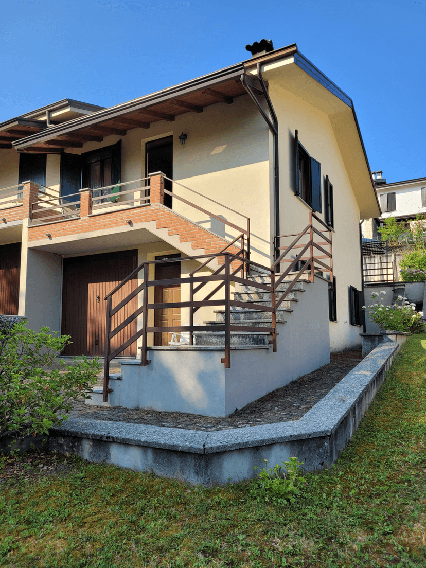 Villa bifamiliare in Via Gallina Tassi 1, Ferriere