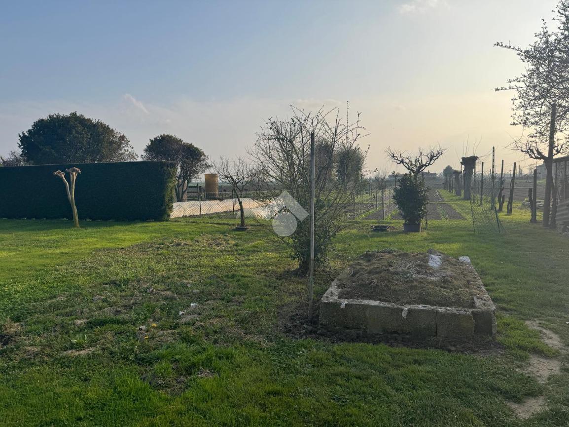 Villa in Via Gorghizzolo 19, Due Carrare