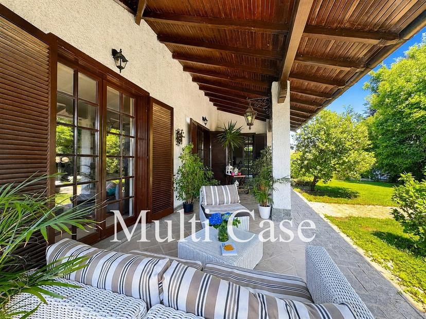 Villa, Saronno — foto 3 di 5