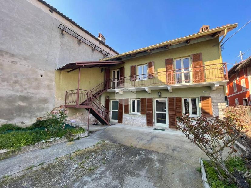 Casa indipendente in Frazione San Bartolomeo 54, Cherasco — foto 3 di 5