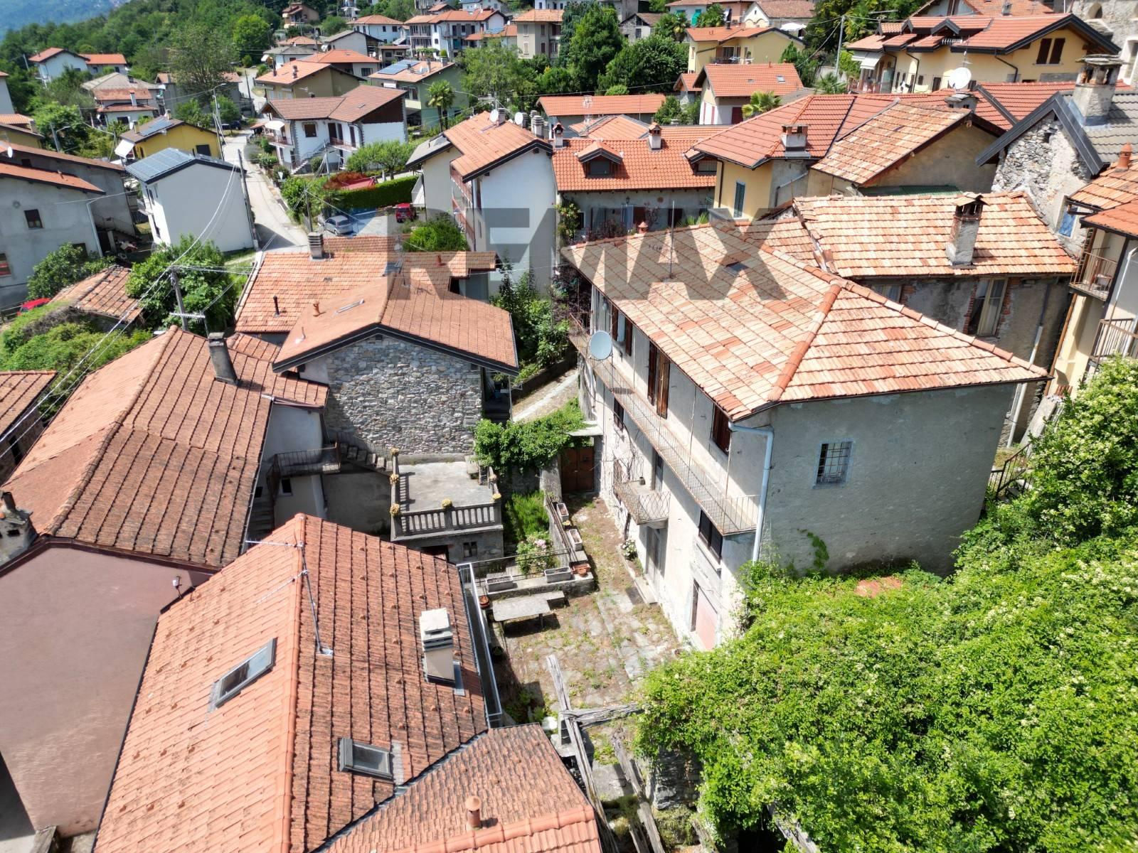 Casa indipendente in Via Vittorio Veneto, Bee