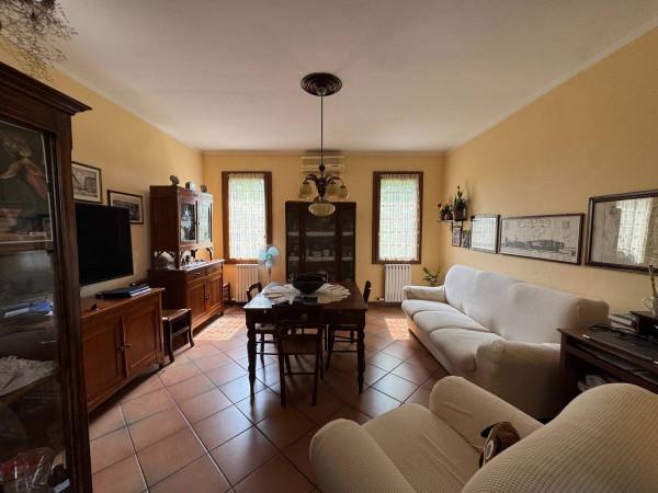Villa, Mirandola