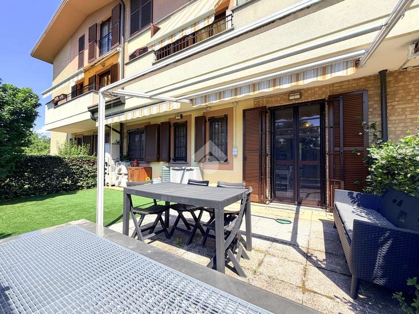Trilocale in Via Carducci 435, Caronno Pertusella — foto 4 di 5