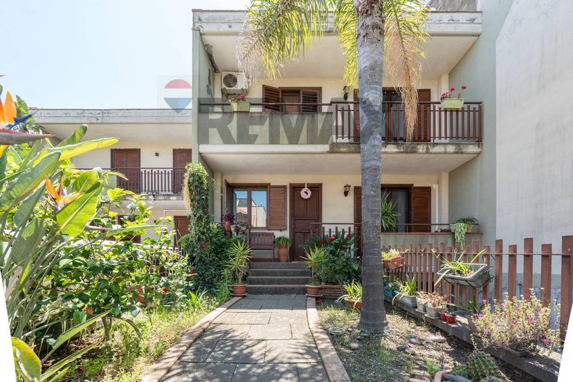 Villa a schiera in Via Taro 51, Acireale — foto 3 di 5