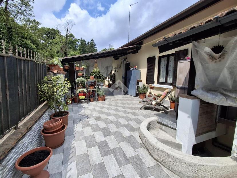 Bilocale in Via Fiume 11, Carate Brianza — foto 3 di 5