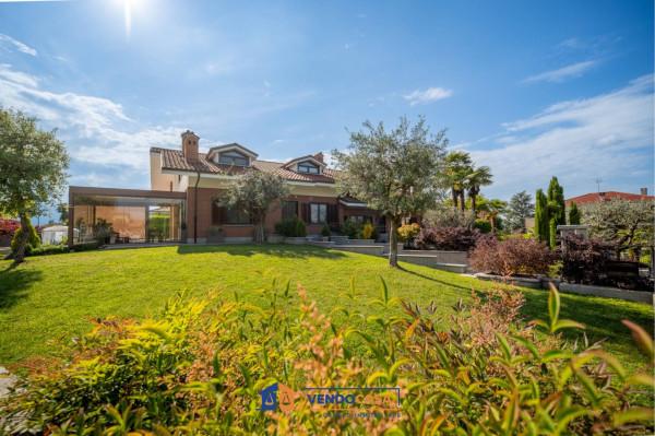 Villa in Largo Caduti sul Lavoro 15, Saluzzo — foto 3 di 5