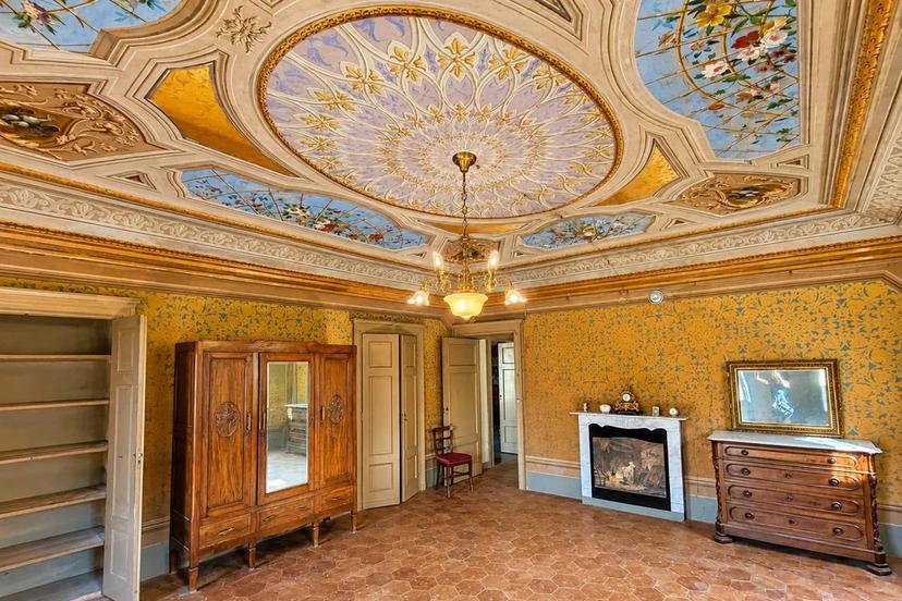 Villa, La Morra