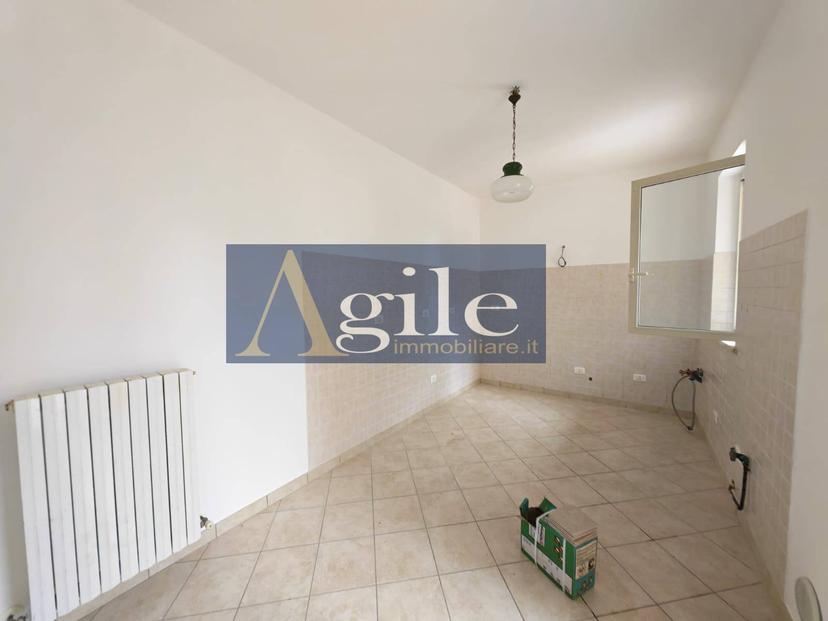 Appartamento in Via Ugo Foscolo, Corropoli — foto 3 di 5