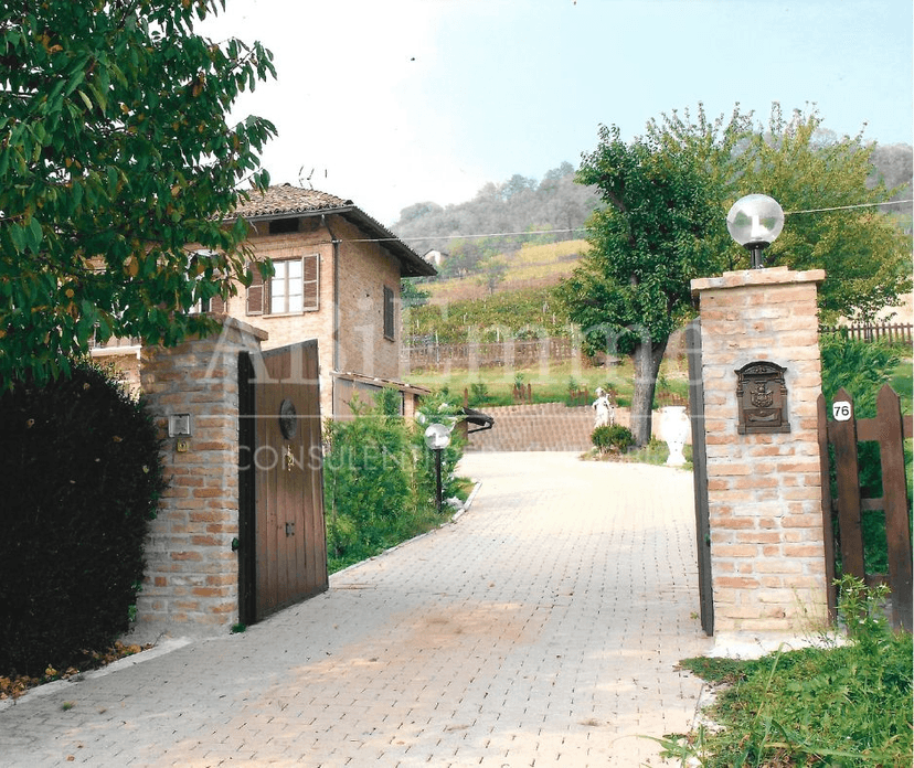 Cascina in Regione Salere, Agliano Terme