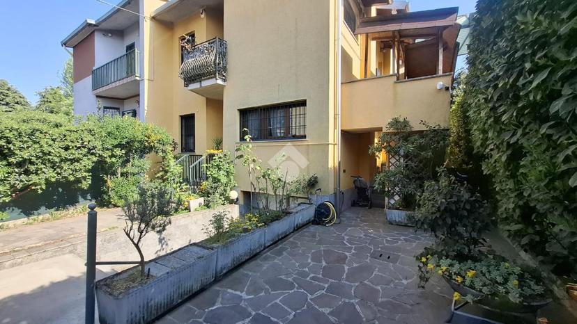 Villa, Novate Milanese — foto 2 di 5