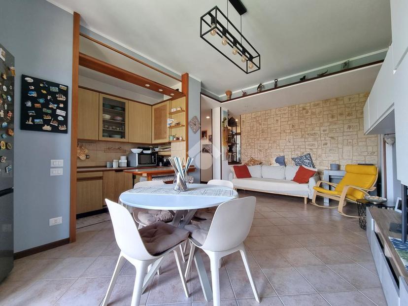 Trilocale in Via Cesare Battisti 114, Carugate — foto 5 di 5