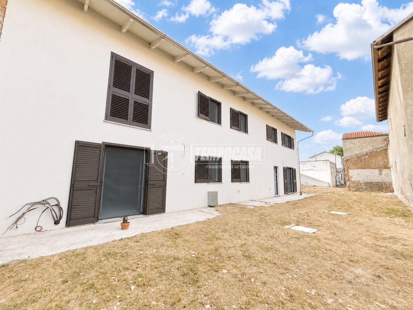 Casa indipendente in Via Teologo Germano, Borgo d'Ale