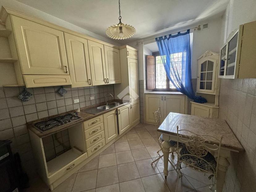 Casa indipendente in Via Vittorio Veneto 4, Magliano de' Marsi — foto 3 di 5