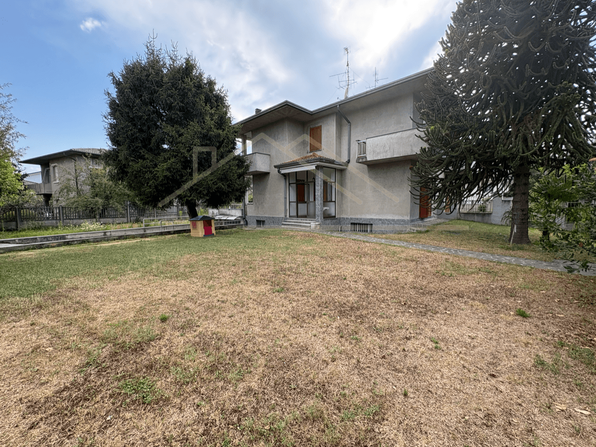 Villa in Via Pordenone, Seveso