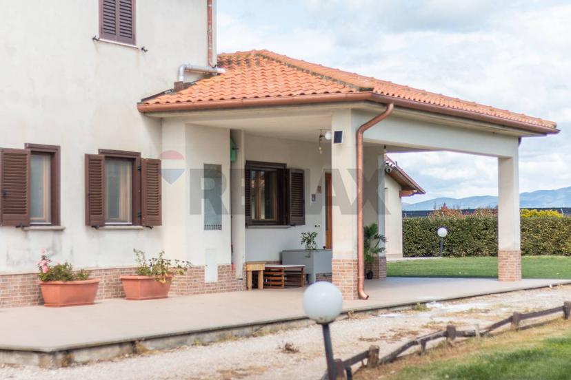 Casa indipendente in Strada Provinciale 105 30, Montalto di Castro — foto 2 di 5