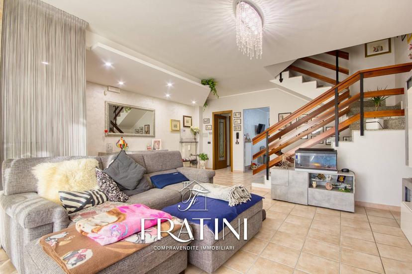 Villa a schiera in Via Fabriano 3, Folignano